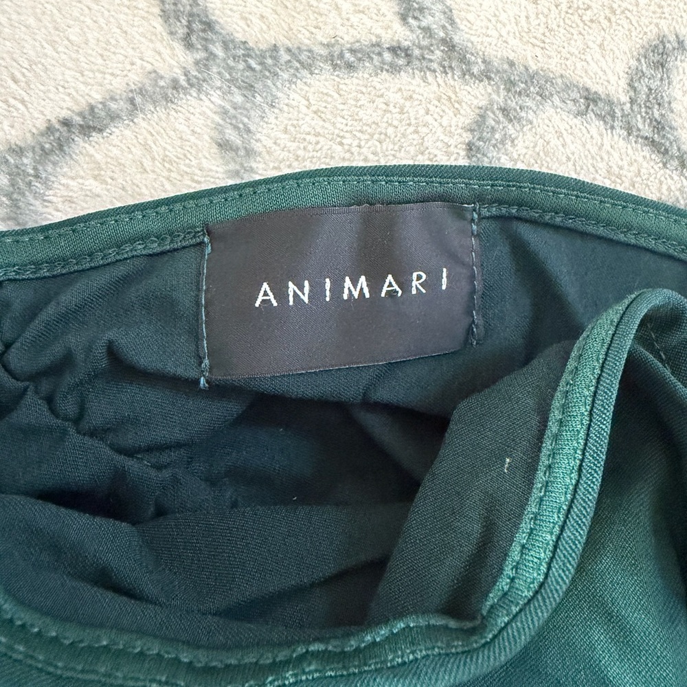 Green Ruffled One-Shoulder Crop Top - Picture 2 of 4